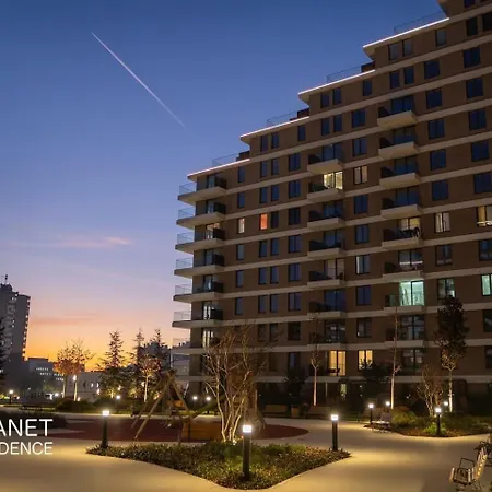 Elegant Escape Lux, Planet I Center *